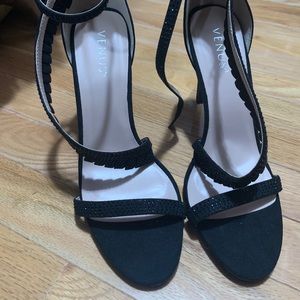 BWOT Gorgeous Strappy Venus Heels, Size 10